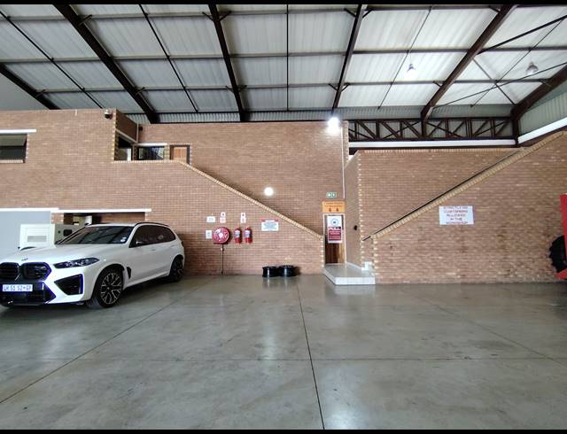 1,078M² WAREHOUSE TO LET IN AIRPORT PARK